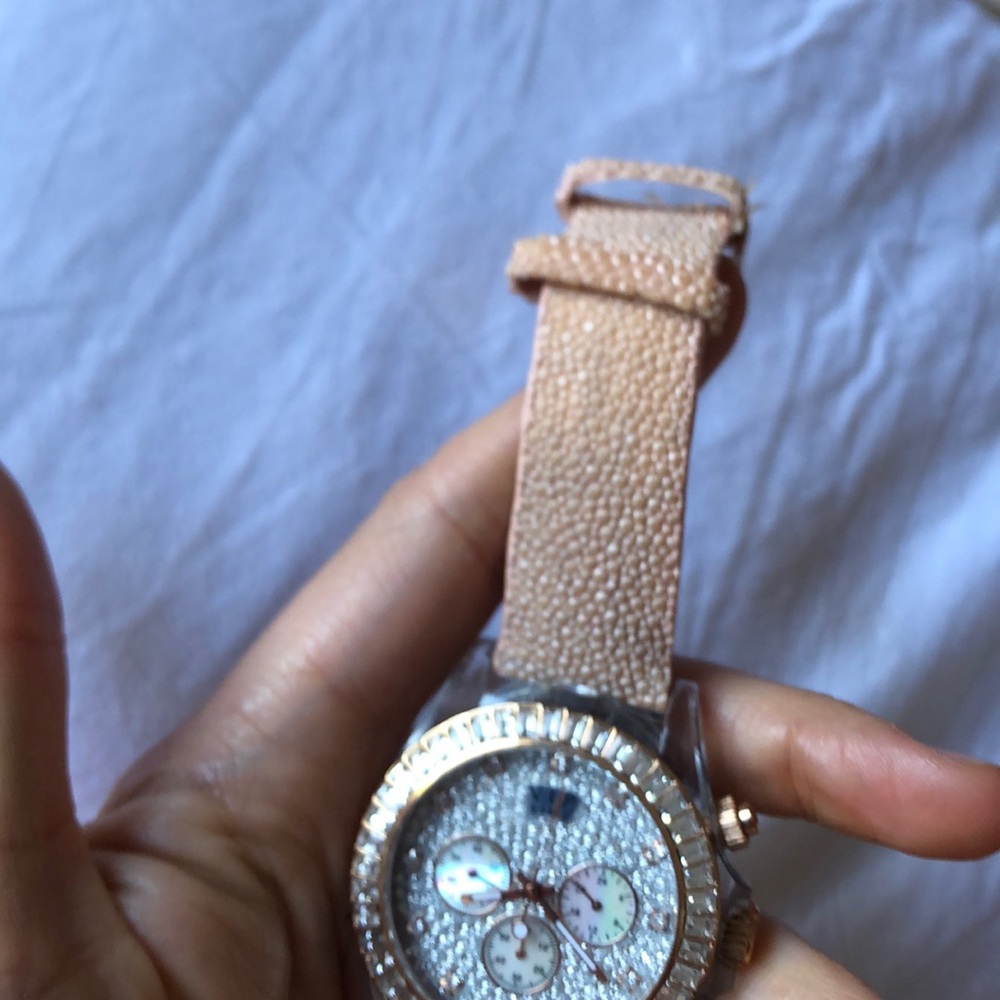 Watch - Picture 3 of 6